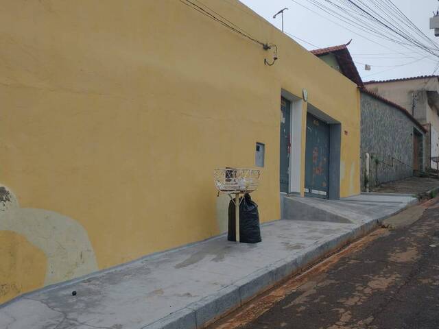 #7 - Casa para Venda em Contagem - MG - 1